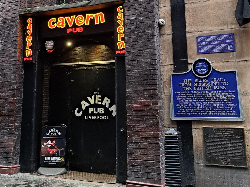 cavernpub